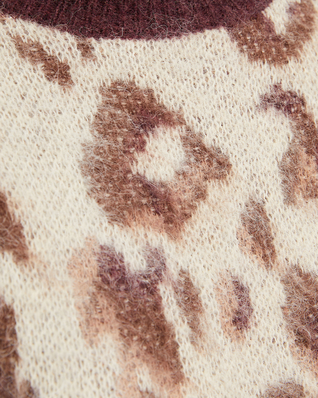 Jersey jacquard animal print